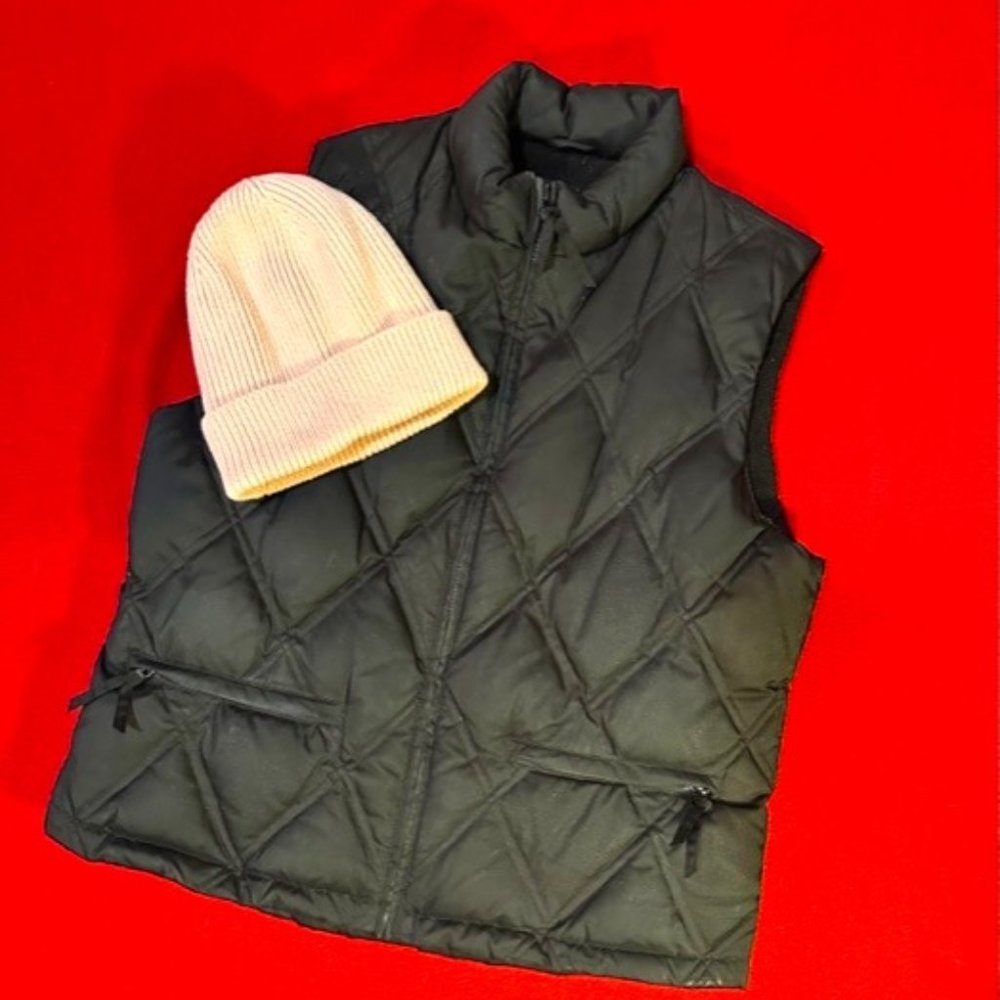 Gap Puffer Vest - Black  - Size L